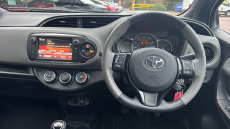 Toyota Yaris 1.33 VVT-i Design 5dr Petrol Hatchback